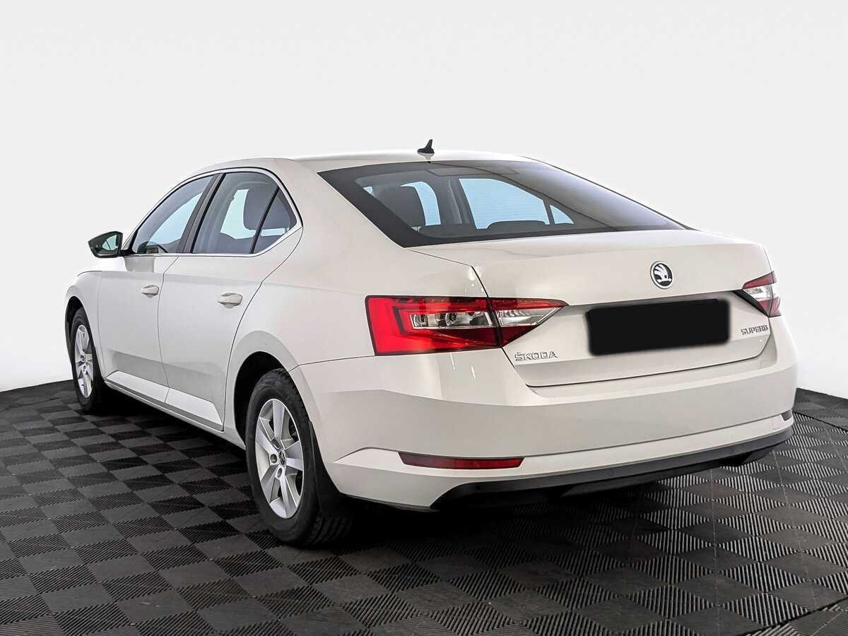 Skoda Superb с пробегом — 2017 год. Фото: #6