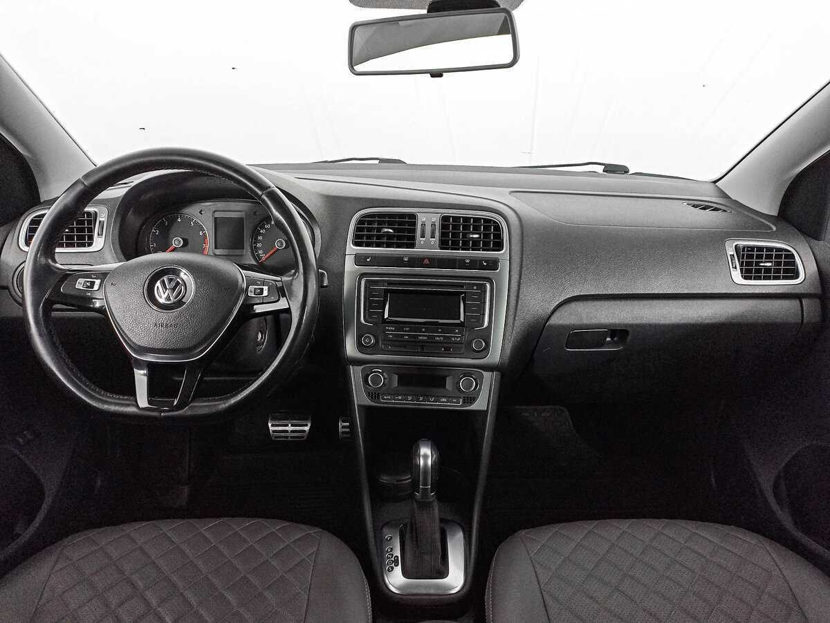 Volkswagen Polo с пробегом — 2016 год. Фото: #13