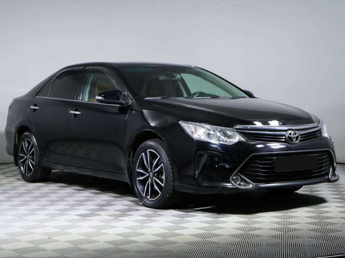 Toyota Camry с пробегом — 2016 год. Фото: #2
