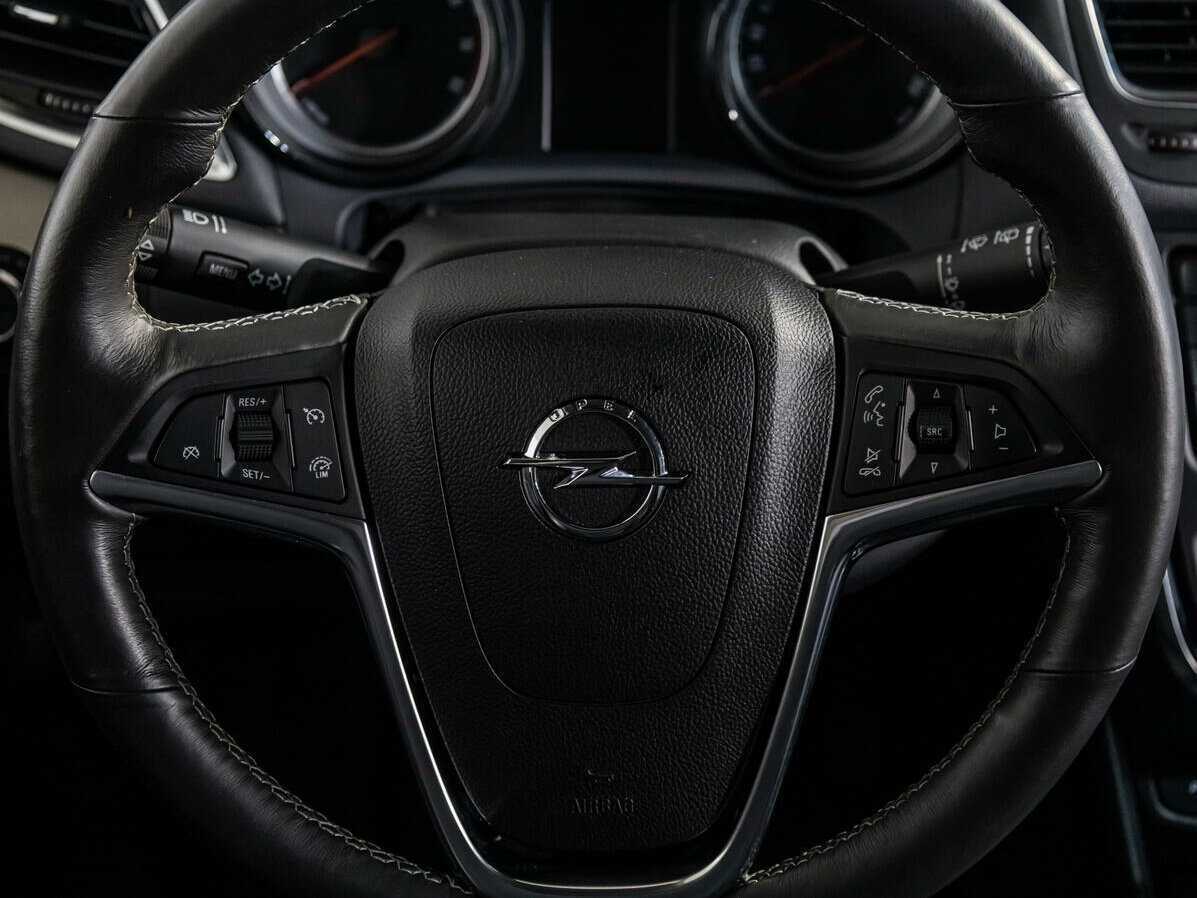 Opel Mokka с пробегом — 2013 год. Фото: #15