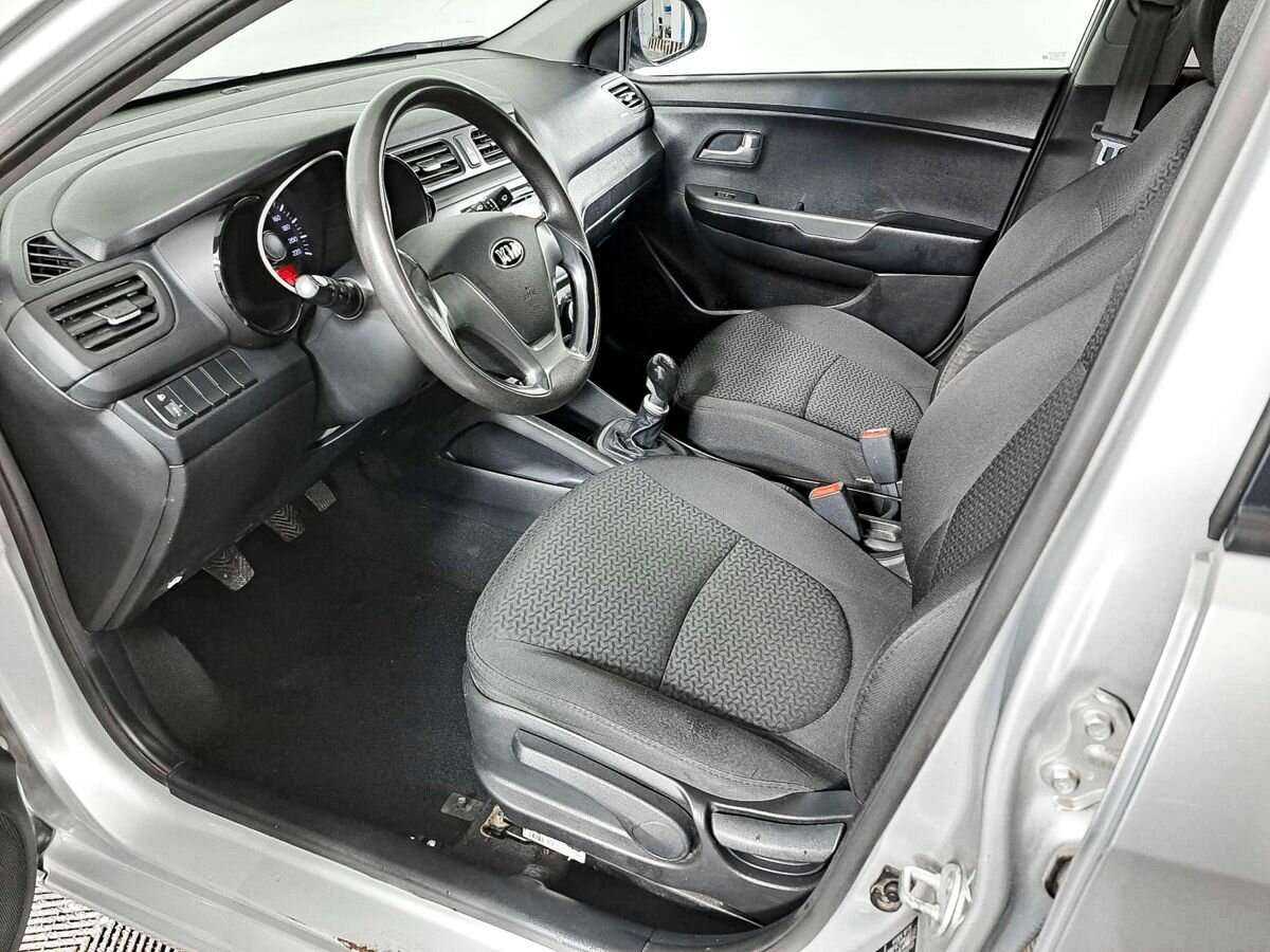 Kia Rio с пробегом — 2015 год. Фото: #13