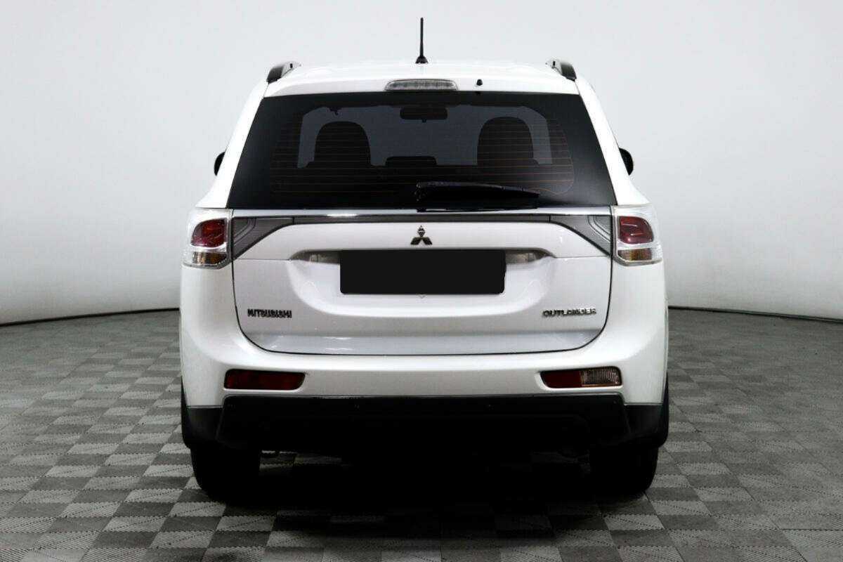 Mitsubishi Outlander с пробегом — 2013 год. Фото: #5