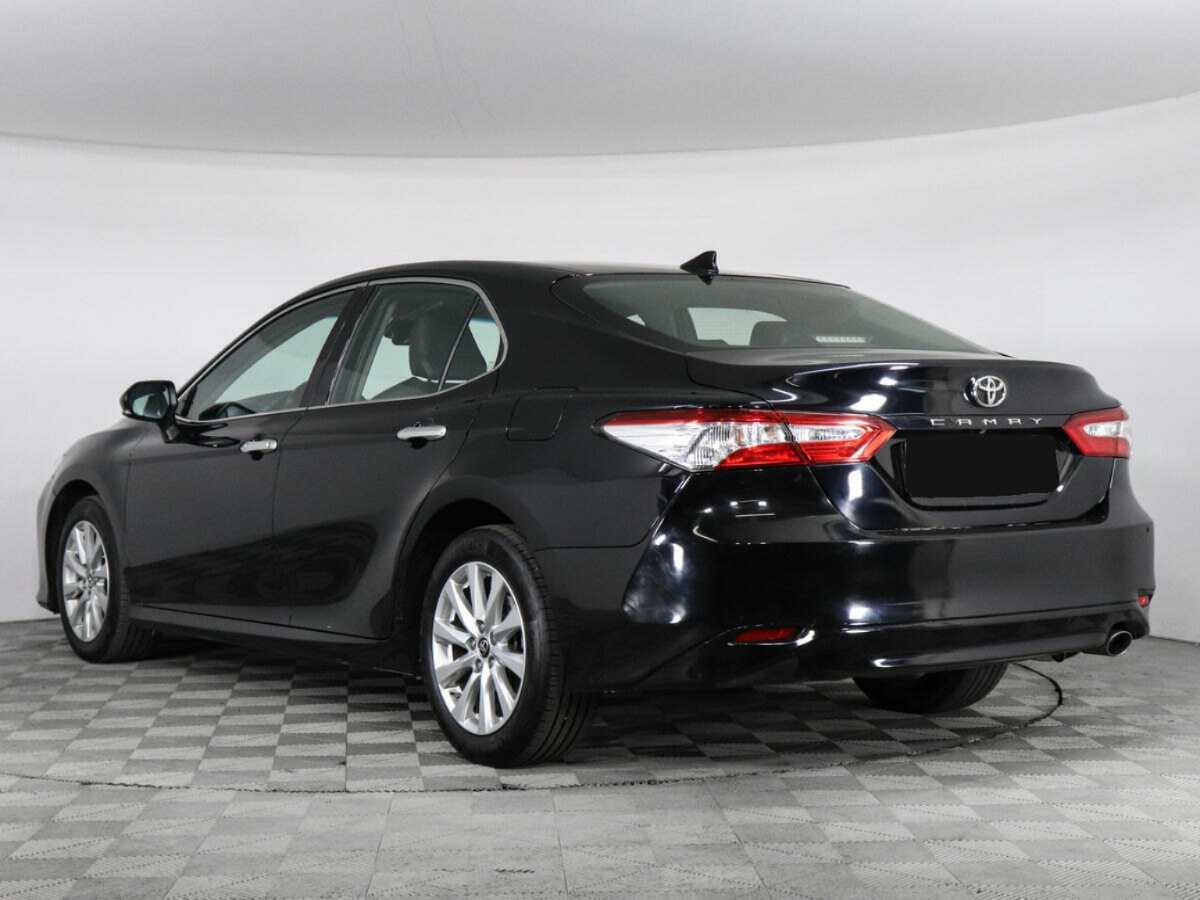 Toyota Camry с пробегом — 2019 год. Фото: #6