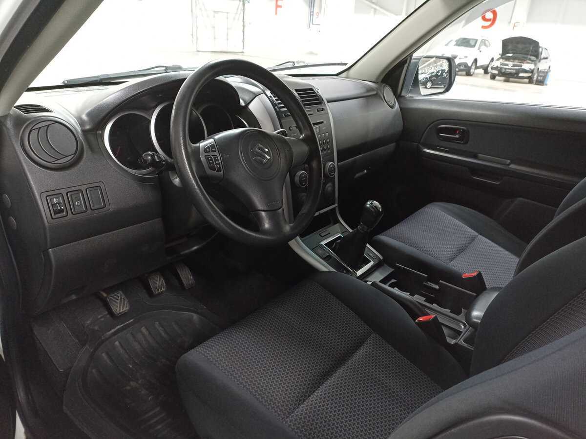 Suzuki Grand Vitara с пробегом — 2013 год. Фото: #15