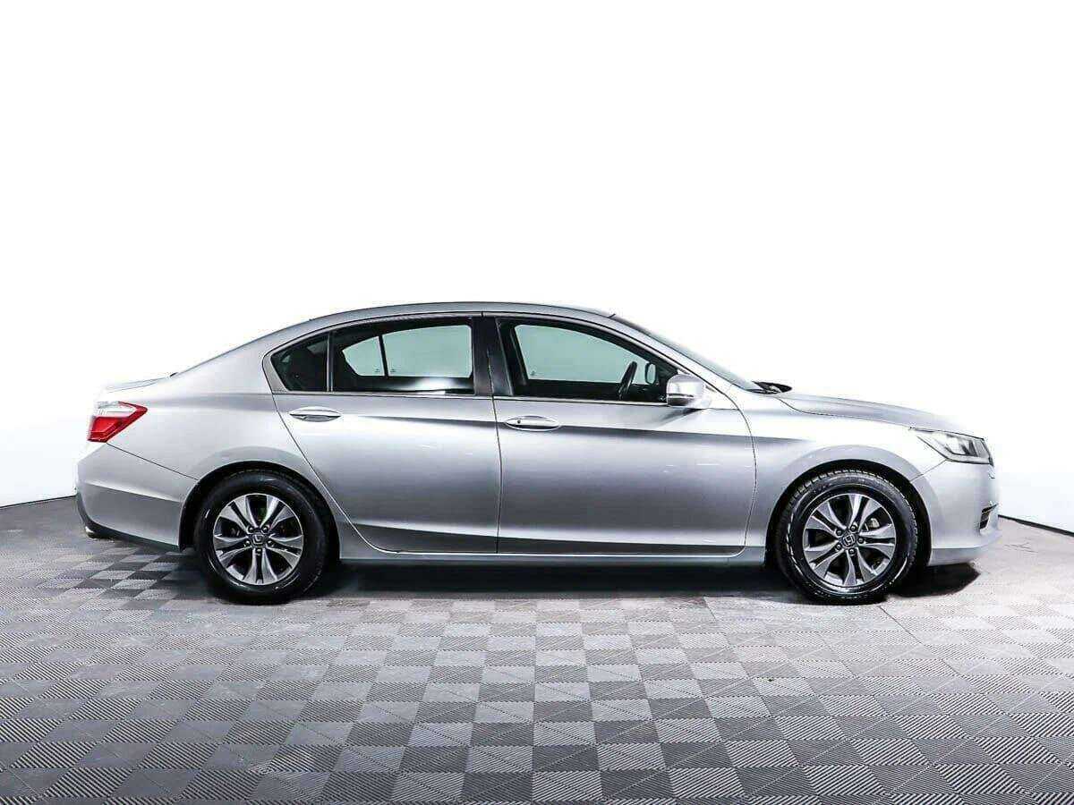 Honda Accord с пробегом — 2013 год. Фото: #3
