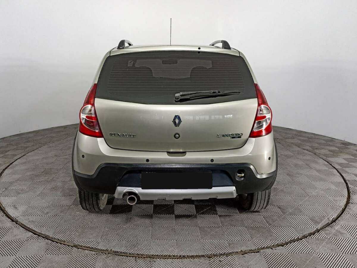 Renault Sandero с пробегом — 2012 год. Фото: #5