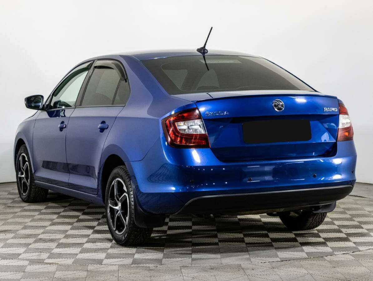 Skoda Rapid с пробегом — 2017 год. Фото: #6