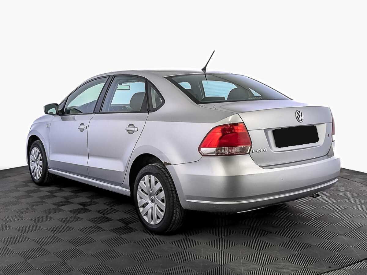 Volkswagen Polo с пробегом — 2015 год. Фото: #6
