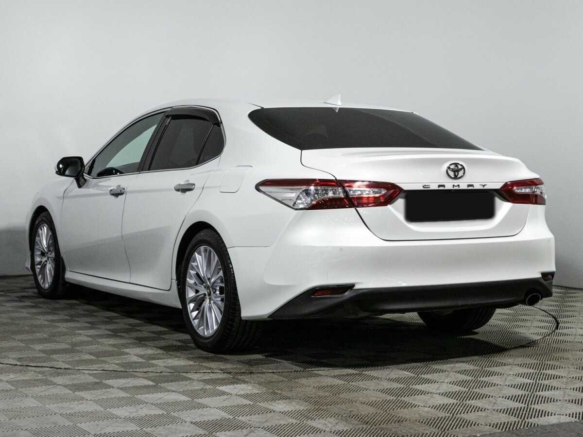 Toyota Camry с пробегом — 2018 год. Фото: #6