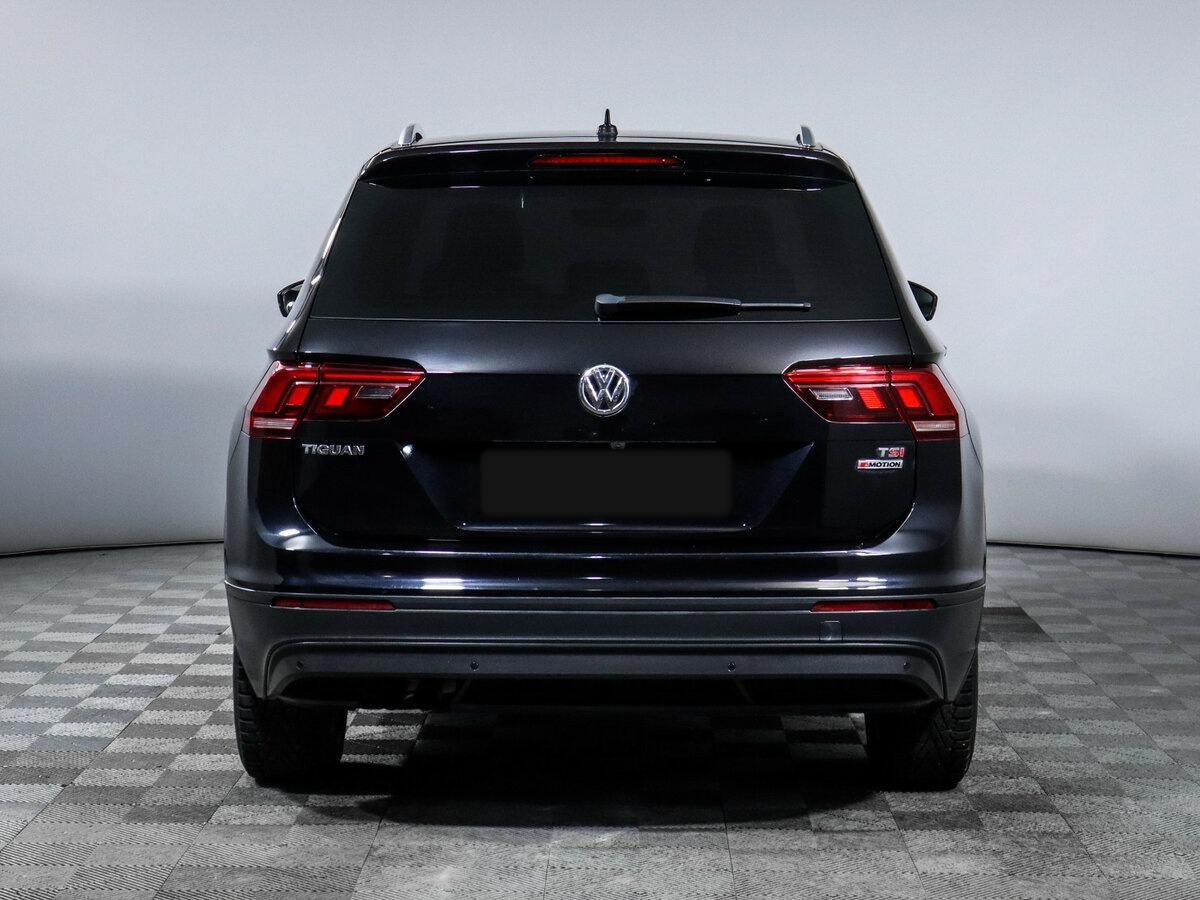 Volkswagen Tiguan с пробегом — 2018 год. Фото: #4