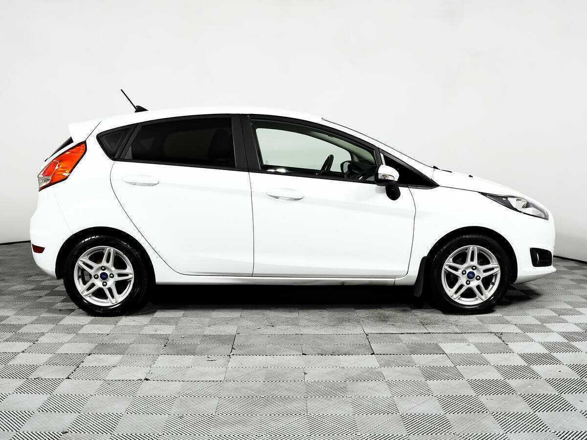 Ford Fiesta с пробегом — 2016 год. Фото: #3