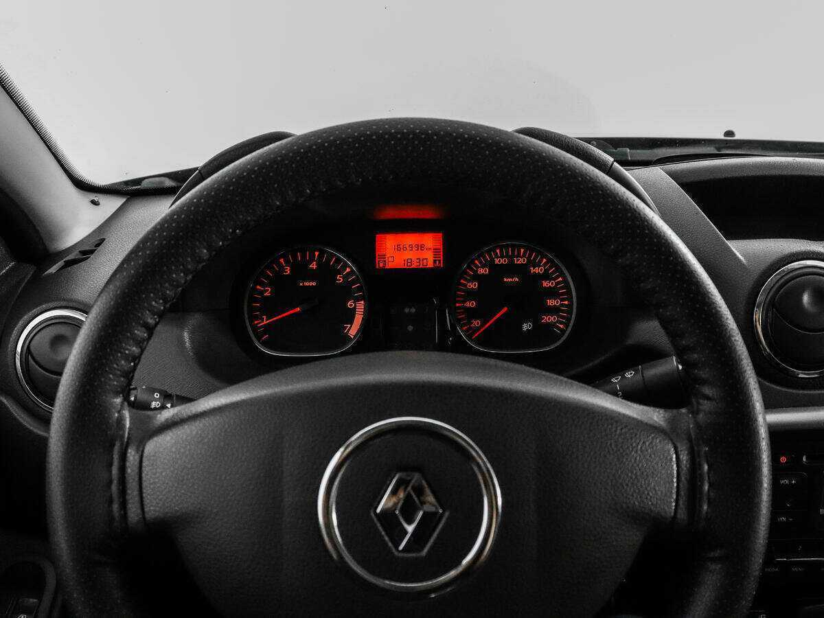 Renault Duster с пробегом — 2013 год. Фото: #16