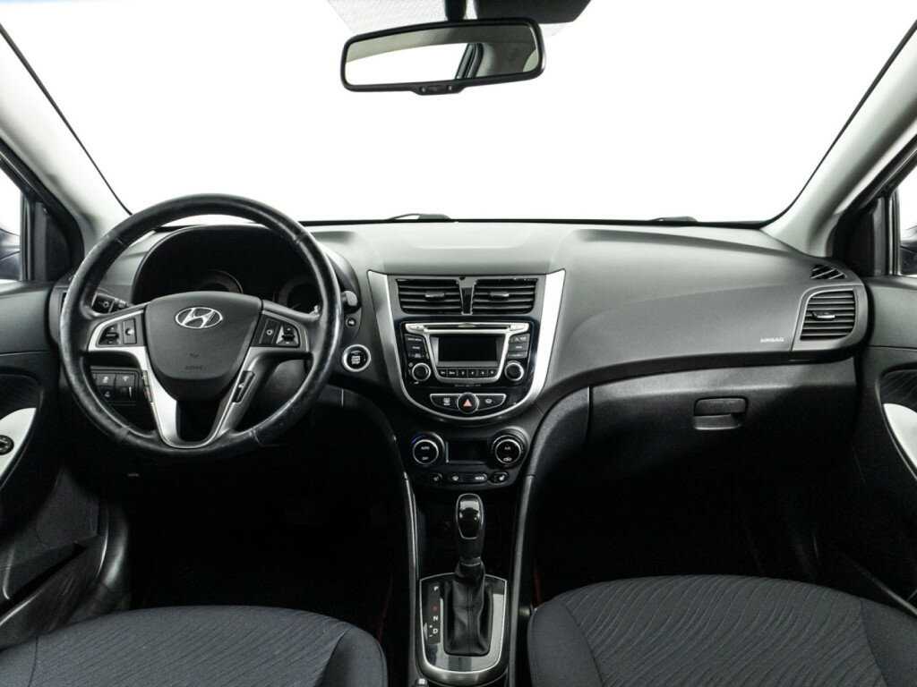 Hyundai Solaris с пробегом — 2015 год. Фото: #12