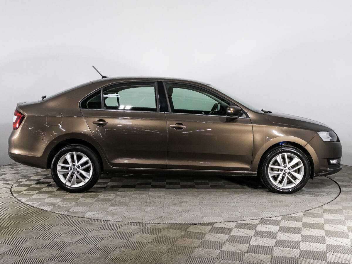 Skoda Rapid с пробегом — 2018 год. Фото: #3