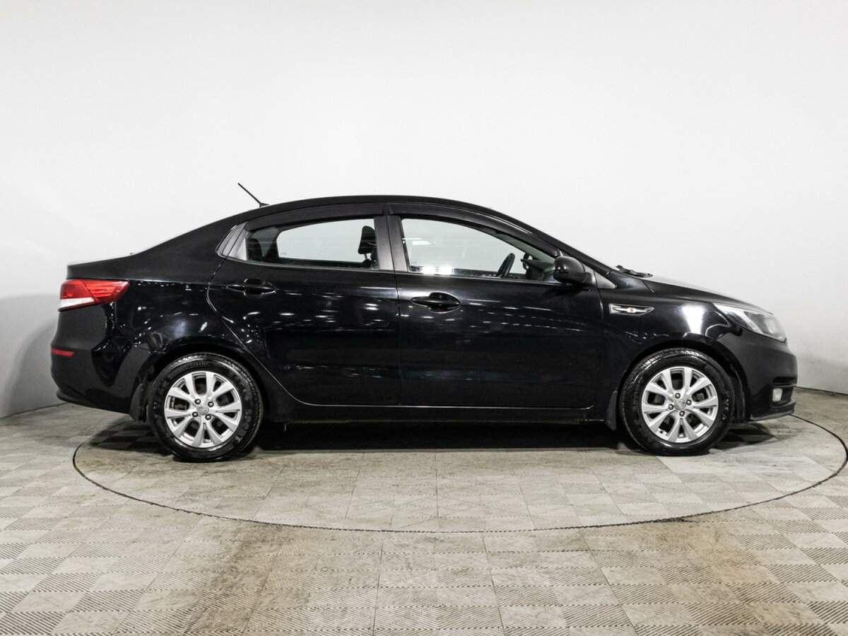 Kia Rio с пробегом — 2015 год. Фото: #3