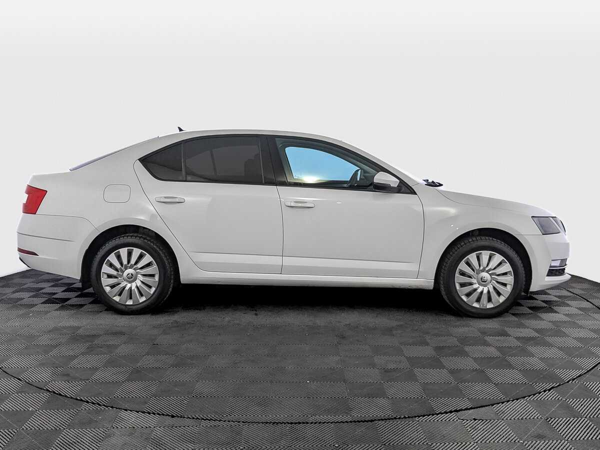 Skoda Octavia с пробегом — 2019 год. Фото: #3