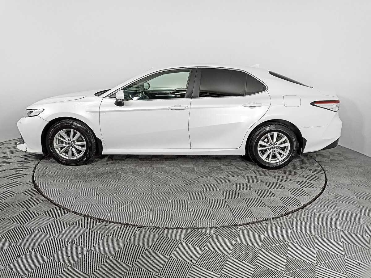 Toyota Camry с пробегом — 2019 год. Фото: #6