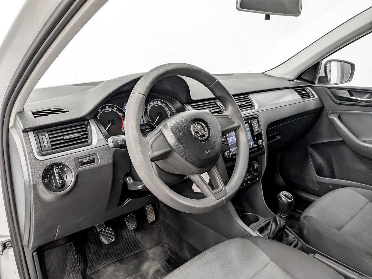 Skoda Rapid с пробегом — 2017 год. Фото: #15
