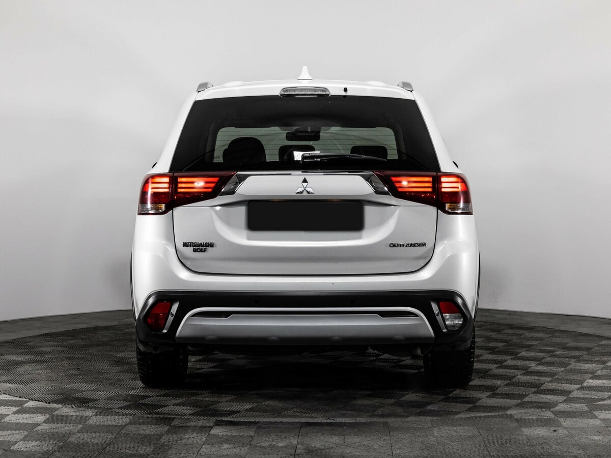 Mitsubishi Outlander с пробегом — 2019 год. Фото: #4