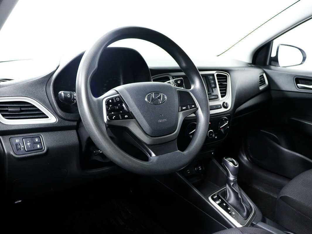 Hyundai Solaris с пробегом — 2021 год. Фото: #12