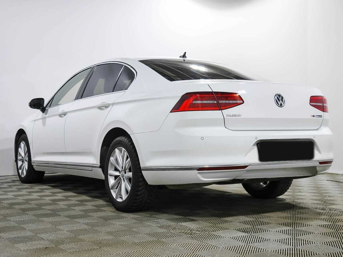 Volkswagen Passat с пробегом — 2016 год. Фото: #4