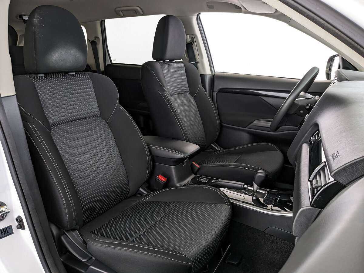 Mitsubishi Outlander с пробегом — 2019 год. Фото: #19