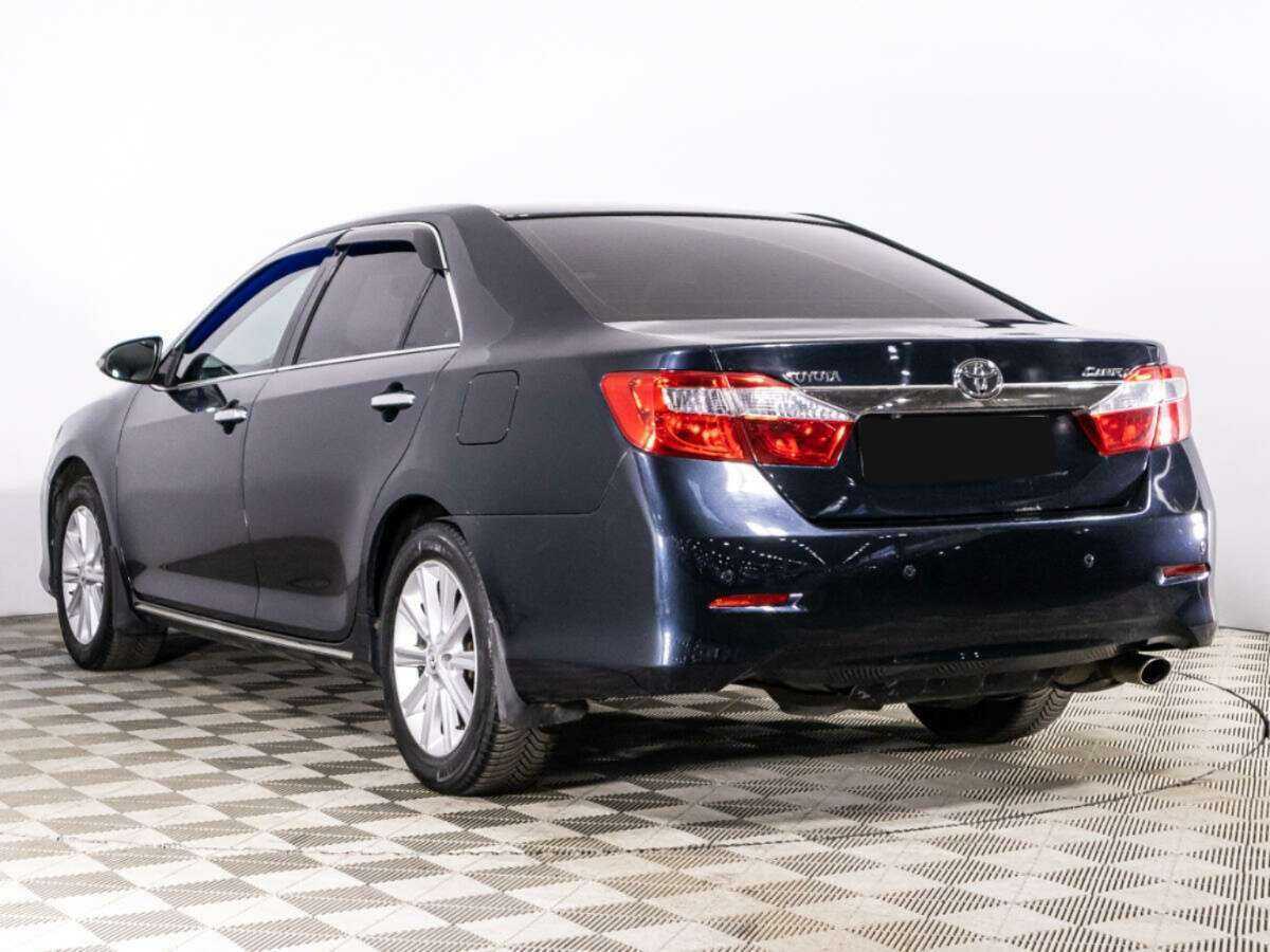 Toyota Camry с пробегом — 2013 год. Фото: #6