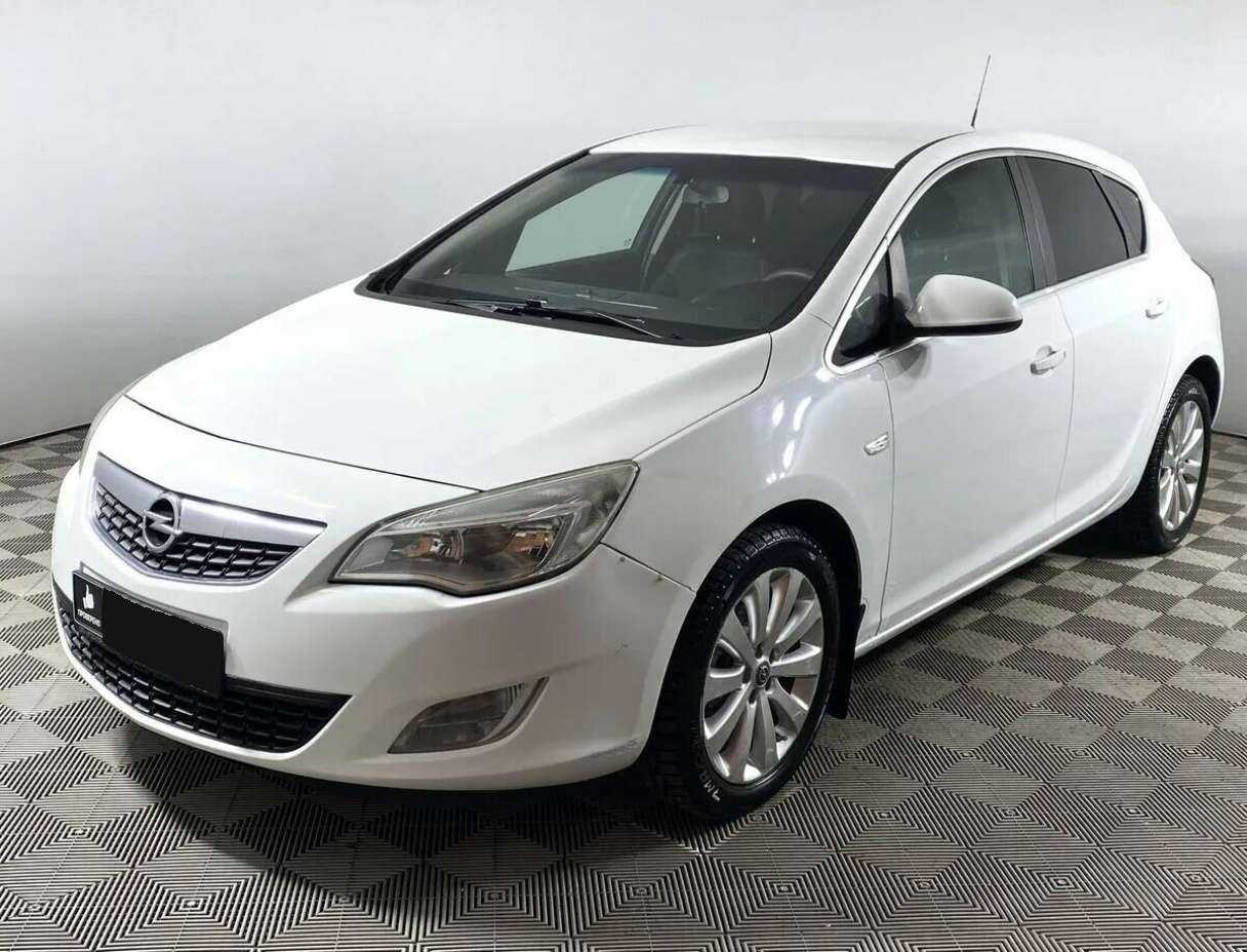 Opel Astra с пробегом — 2012 год. Посмотреть фото