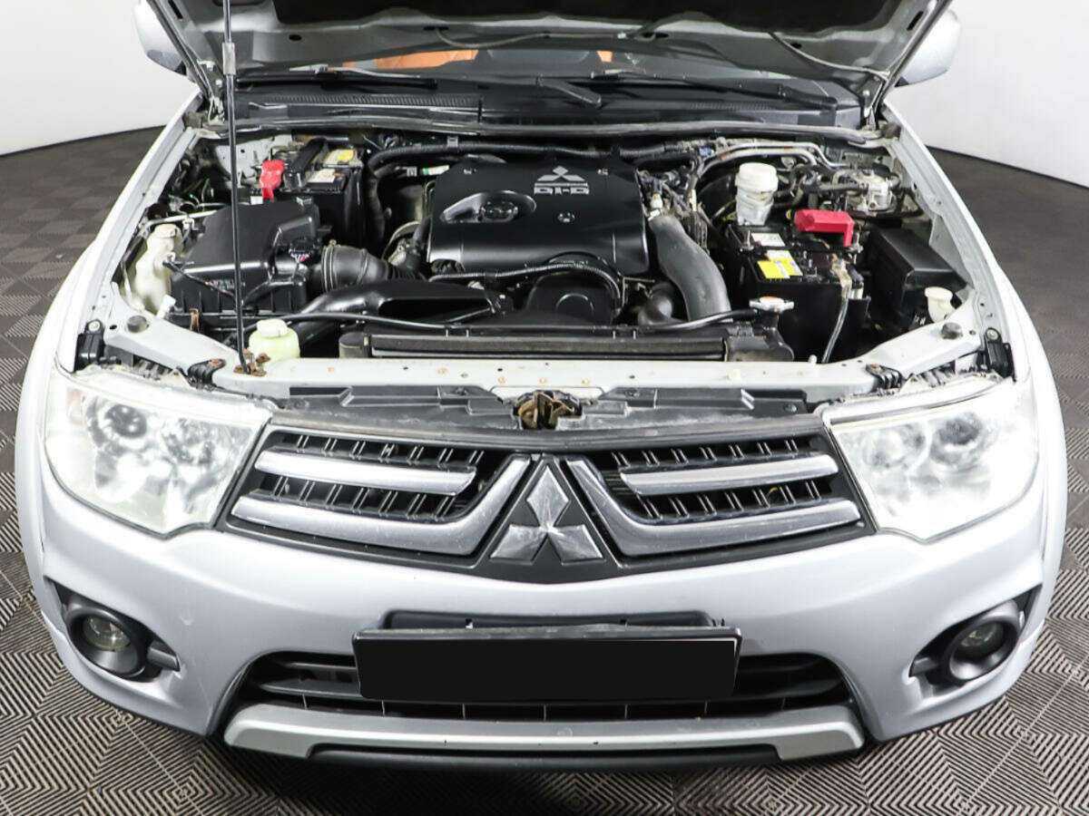 Mitsubishi Pajero Sport с пробегом — 2014 год. Фото: #8