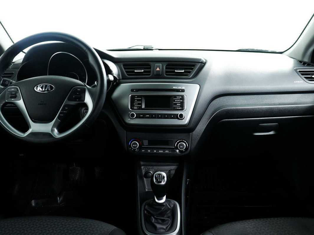 Kia Rio с пробегом — 2016 год. Фото: #10