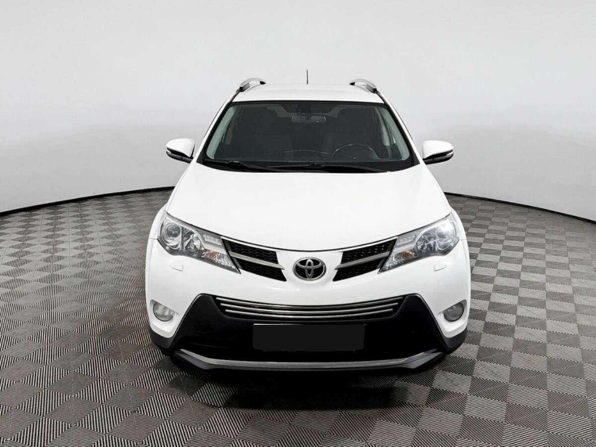 Toyota RAV4 с пробегом — 2015 год. Фото: #1