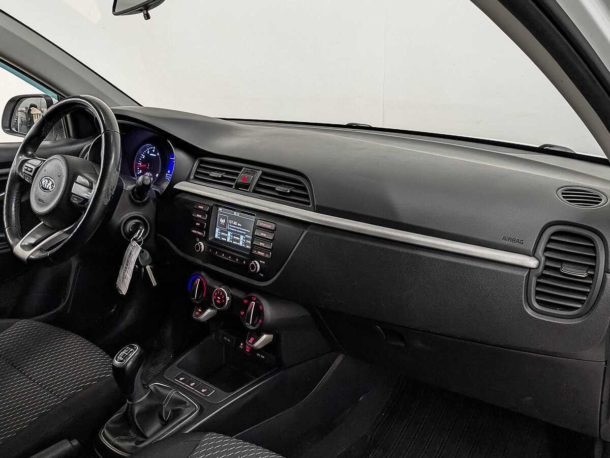 Kia Rio с пробегом — 2017 год. Фото: #12