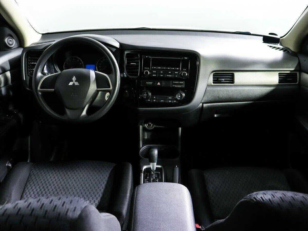 Mitsubishi Outlander с пробегом — 2012 год. Фото: #9