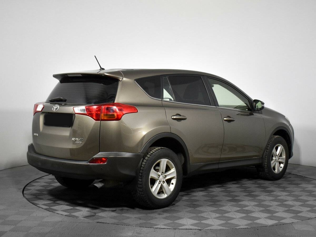 Toyota RAV4 с пробегом — 2013 год. Фото: #4