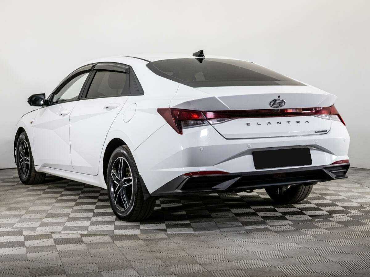 Hyundai Elantra с пробегом — 2020 год. Фото: #5