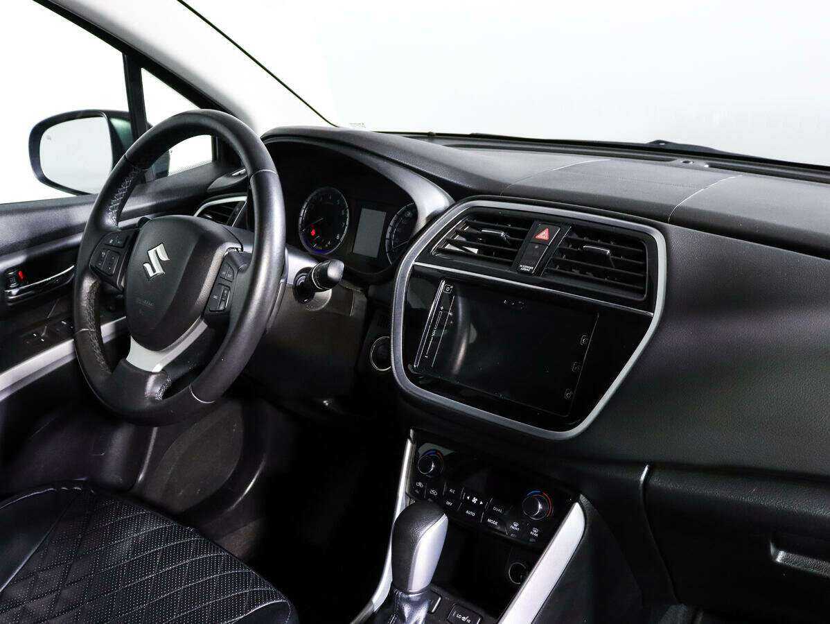 Suzuki SX4 с пробегом — 2016 год. Фото: #8