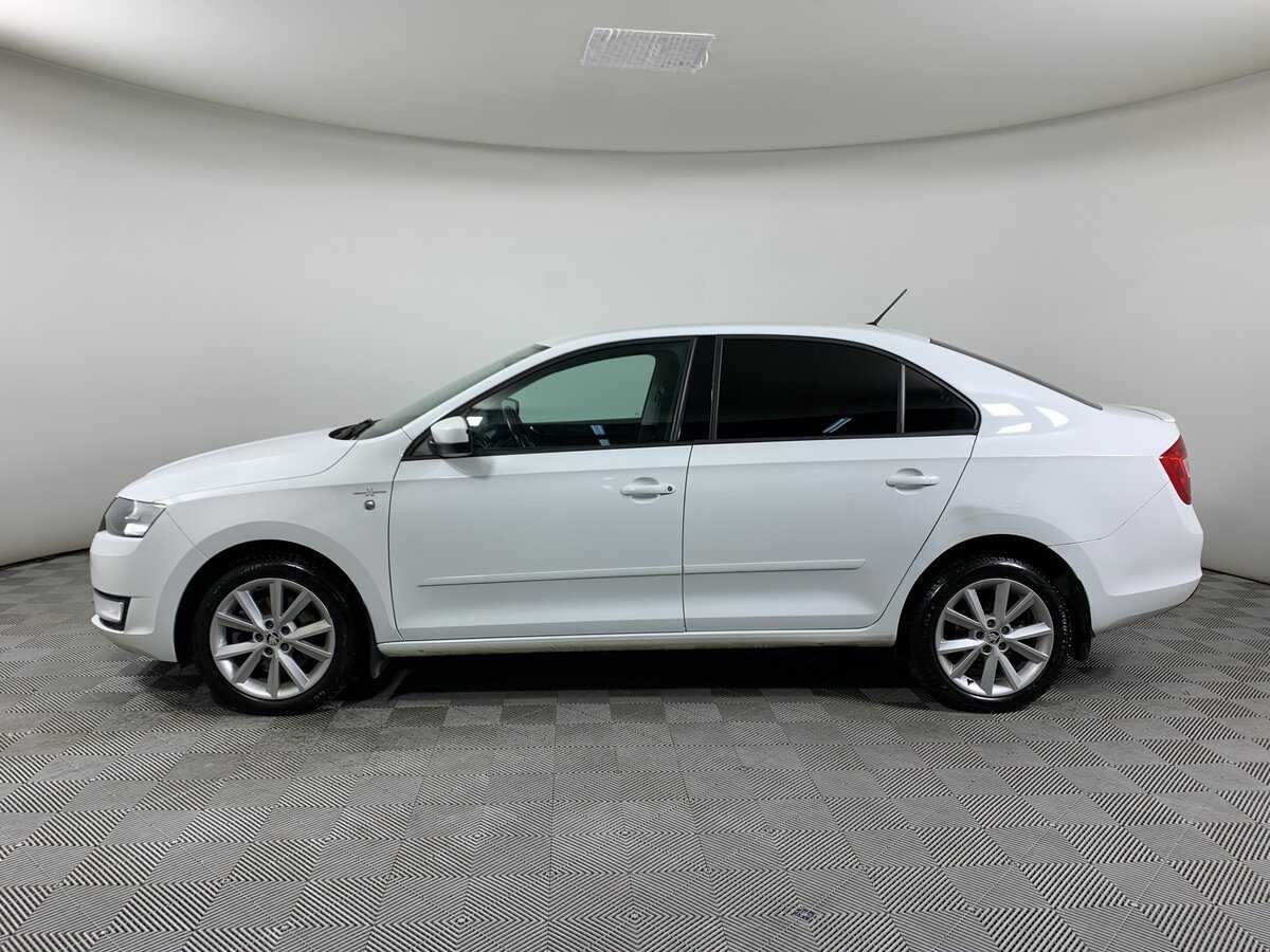Skoda Rapid с пробегом — 2015 год. Фото: #7
