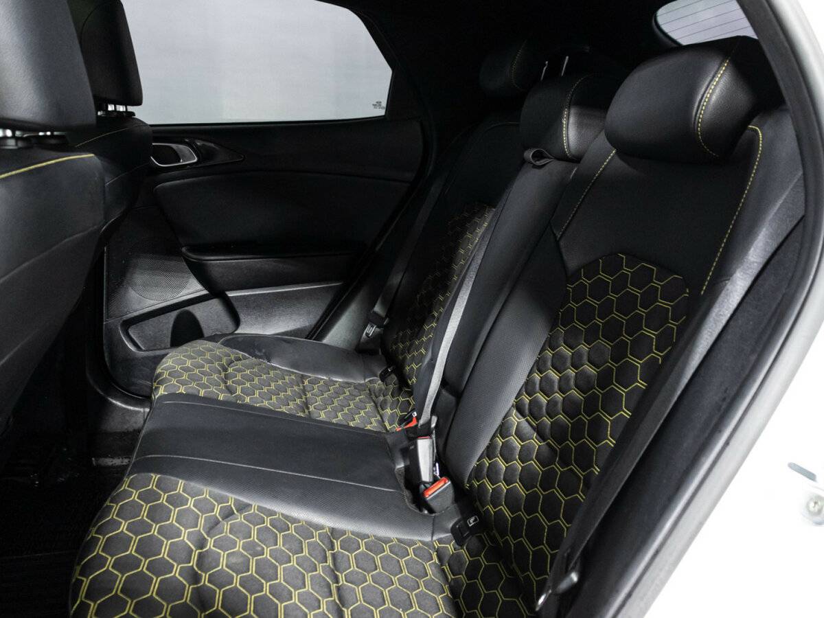 Kia XCeed с пробегом — 2020 год. Фото: #9