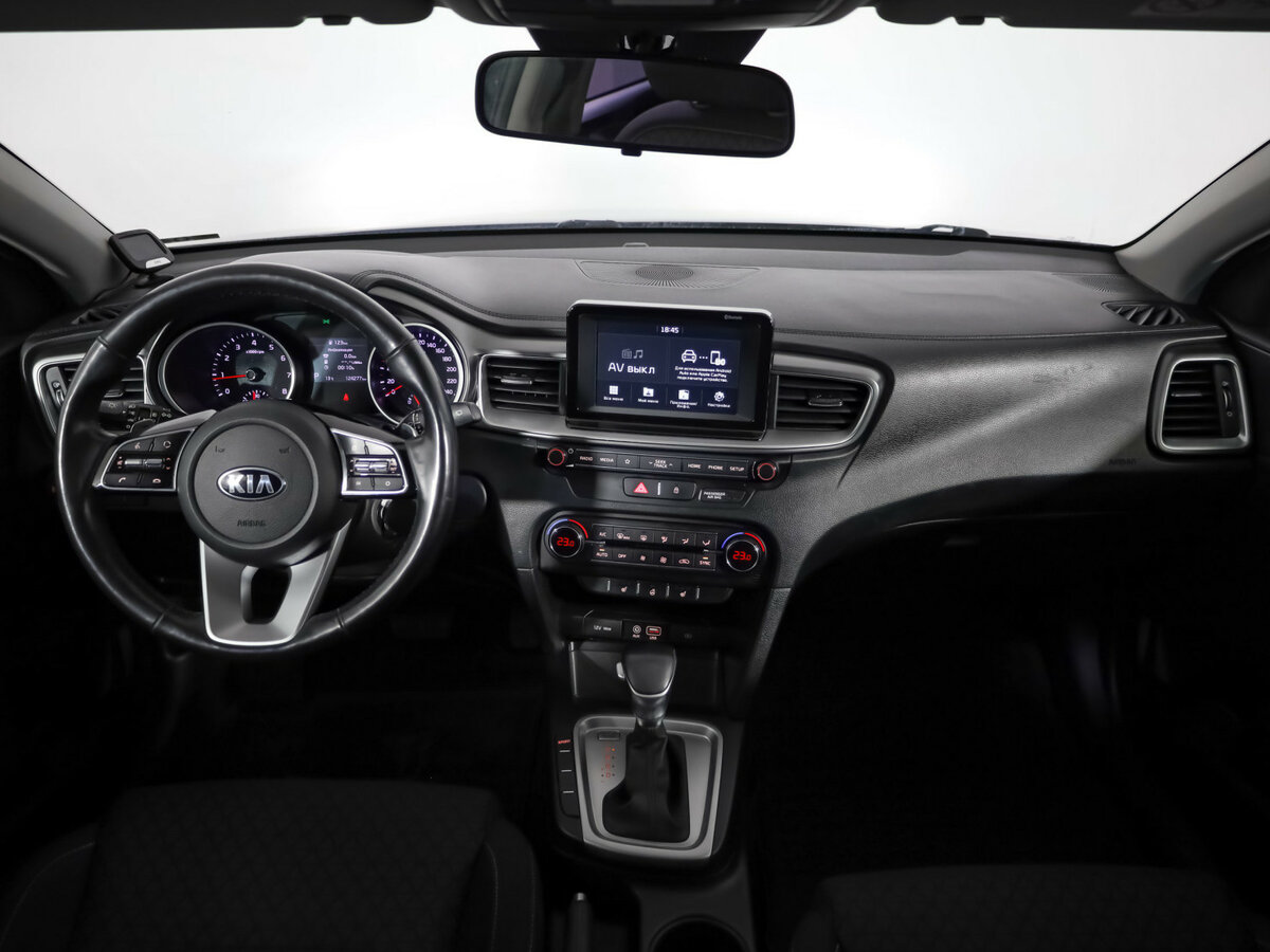 Kia Ceed с пробегом — 2018 год. Фото: #7
