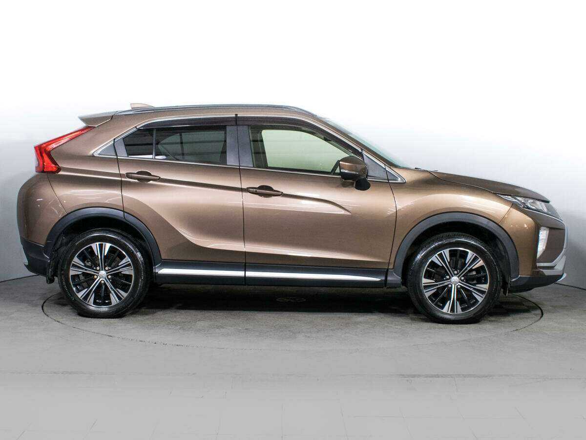 Mitsubishi Eclipse Cross с пробегом — 2018 год. Фото: #3