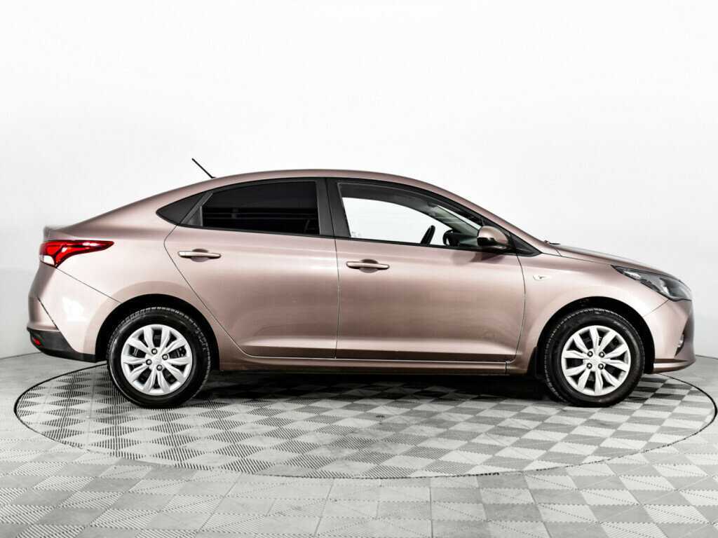 Hyundai Solaris с пробегом — 2020 год. Фото: #3