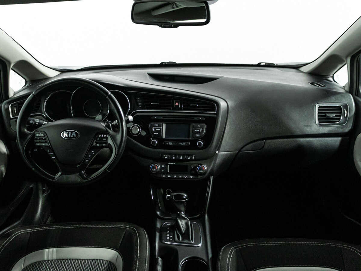 Kia Ceed с пробегом — 2015 год. Фото: #12