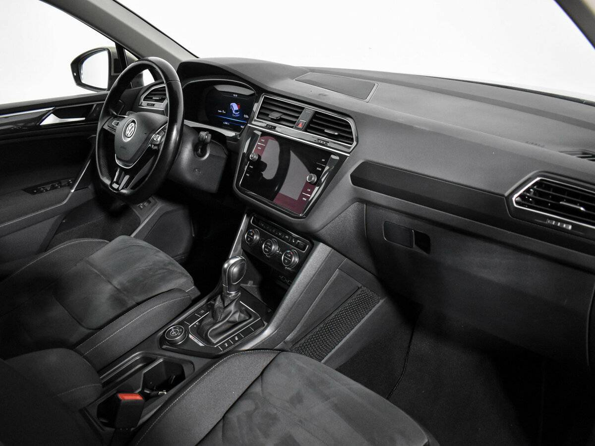 Volkswagen Tiguan с пробегом — 2018 год. Фото: #13