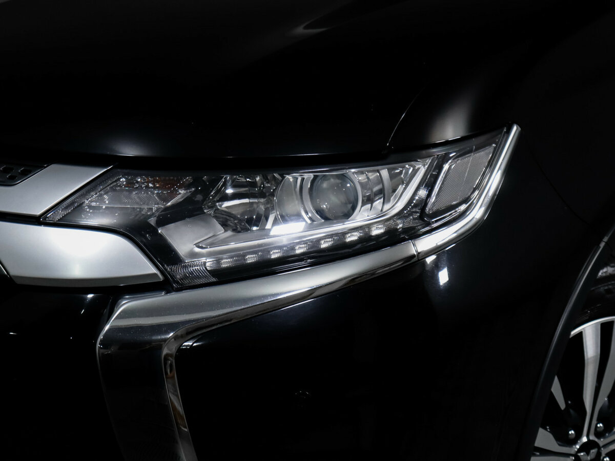 Mitsubishi Outlander с пробегом — 2019 год. Фото: #15