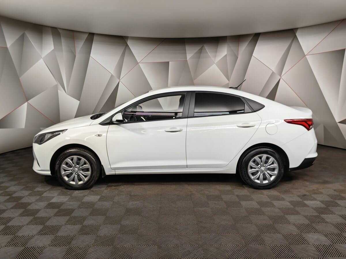 Hyundai Solaris с пробегом — 2021 год. Фото: #4