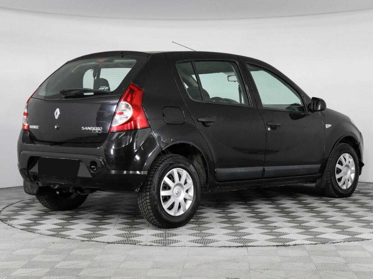 Renault Sandero с пробегом — 2012 год. Фото: #2