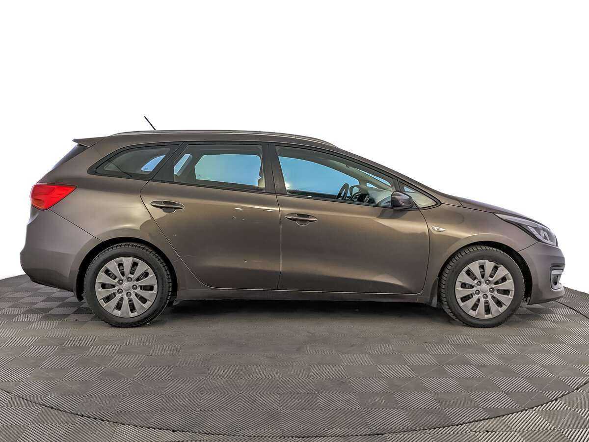 Kia Ceed с пробегом — 2015 год. Фото: #3