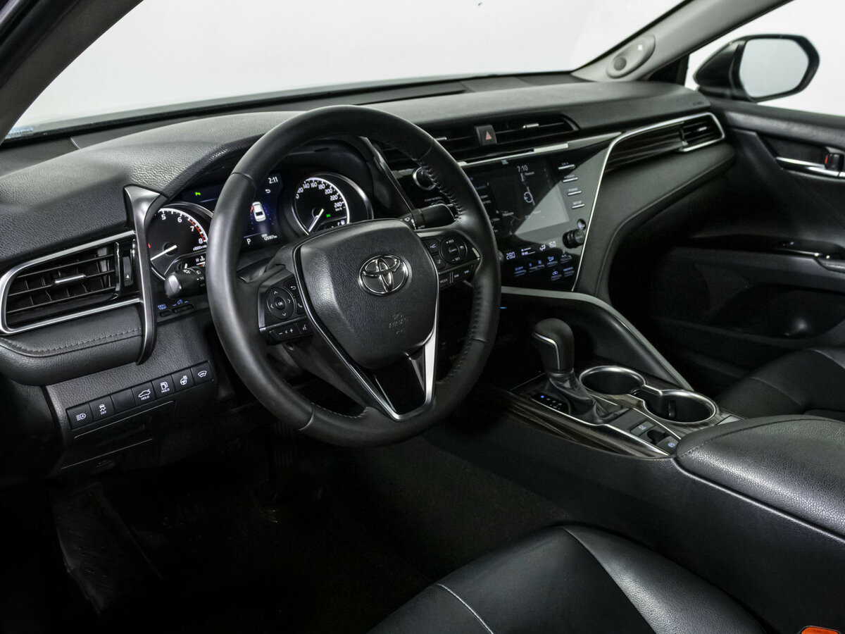 Toyota Camry с пробегом — 2020 год. Фото: #8