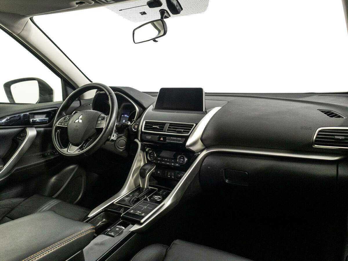 Mitsubishi Eclipse Cross с пробегом — 2018 год. Фото: #8