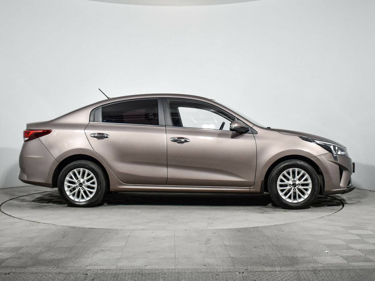 Kia Rio с пробегом — 2020 год. Фото: #3